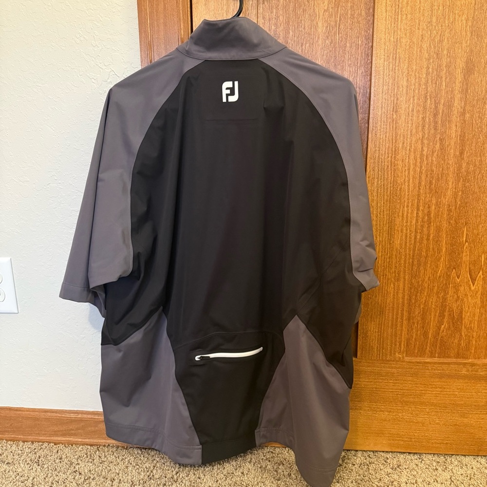 Men’s Zip Up Short Sleeved Golf Jacket, Large - Picture 3 of 5